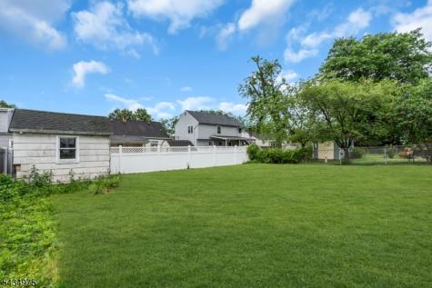 15 Winston Drive Woodbridge NJ 07095