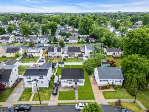 15 Winston Drive Woodbridge NJ 07095