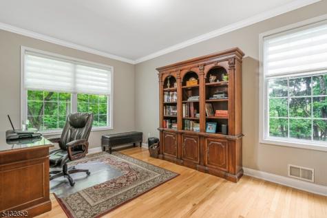 8 Yohn Drive Bridgewater NJ 08807