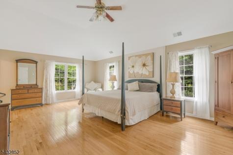 8 Yohn Drive Bridgewater NJ 08807