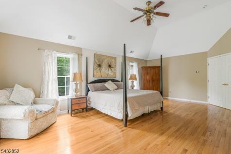 8 Yohn Drive Bridgewater NJ 08807
