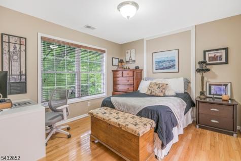 8 Yohn Drive Bridgewater NJ 08807