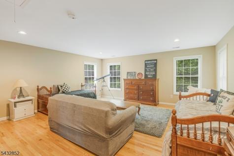 8 Yohn Drive Bridgewater NJ 08807