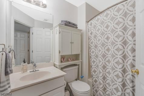 8 Yohn Drive Bridgewater NJ 08807