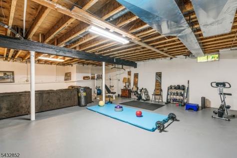 8 Yohn Drive Bridgewater NJ 08807