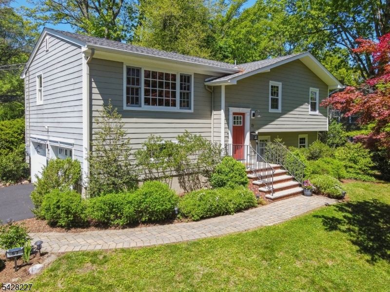 57 Ambar Place Bernardsville NJ 07924