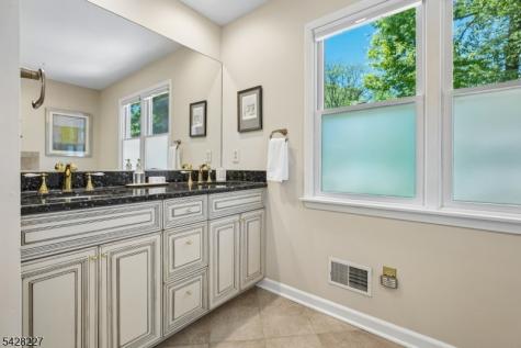 57 Ambar Place Bernardsville NJ 07924