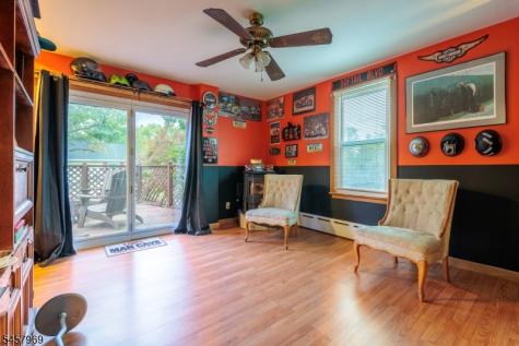 687 Riegelsville Road Holland NJ 08848