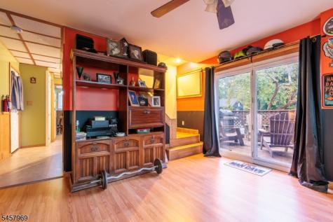 687 Riegelsville Road Holland NJ 08848