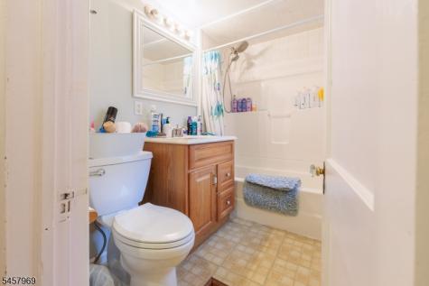687 Riegelsville Road Holland NJ 08848