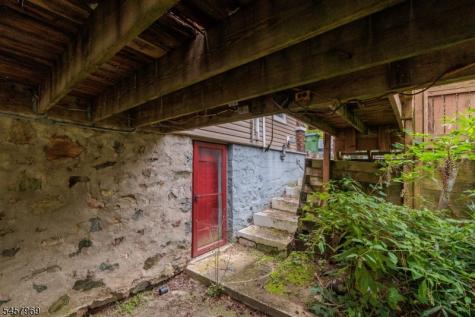 687 Riegelsville Road Holland NJ 08848