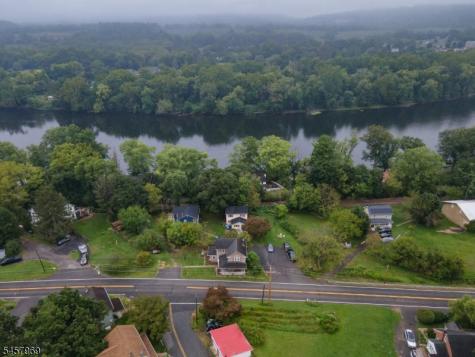 687 Riegelsville Road Holland NJ 08848