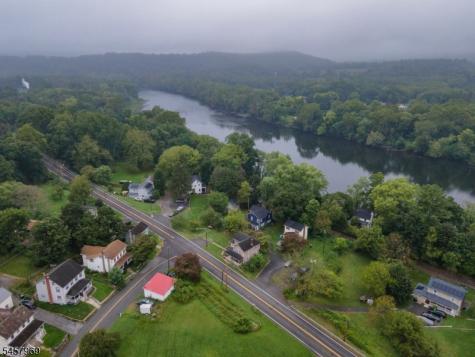 687 Riegelsville Road Holland NJ 08848
