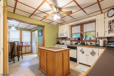 687 Riegelsville Road Holland NJ 08848