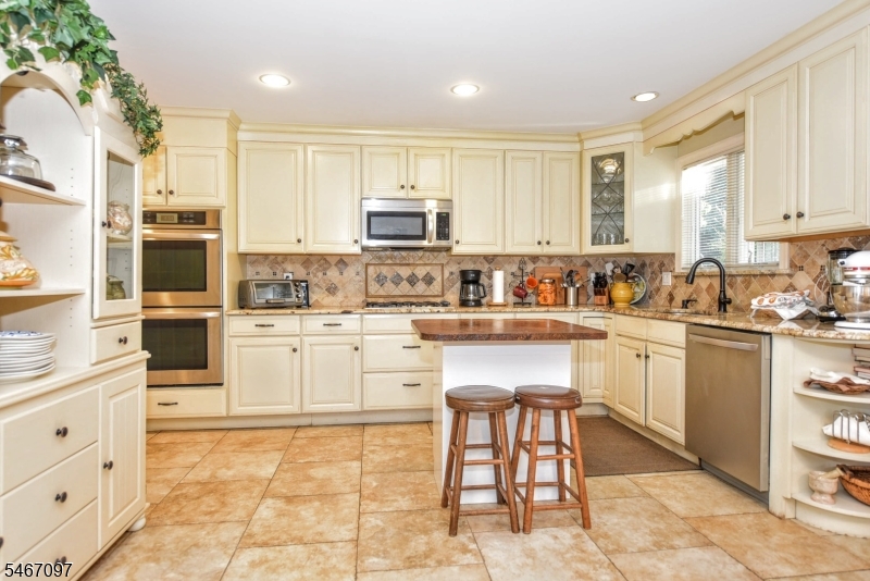 144 Romaine Road North Haledon NJ 07508