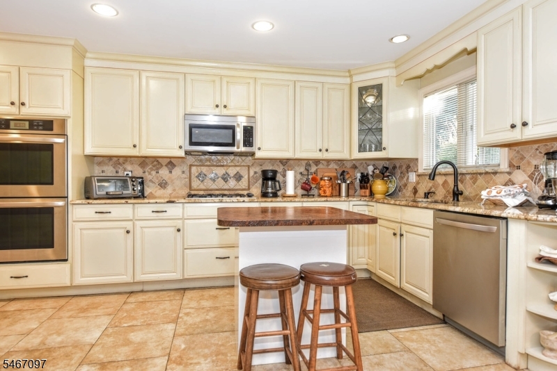 144 Romaine Road North Haledon NJ 07508