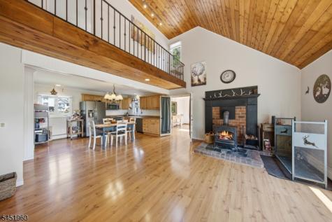 26 Lake Shore Road W Hardyston NJ 07460