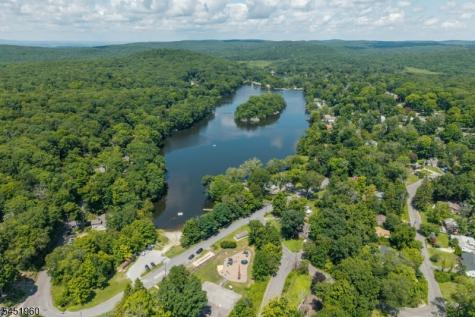 26 Lake Shore Road W Hardyston NJ 07460