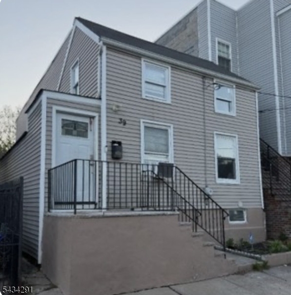 39 Jacob Street Newark NJ 07103