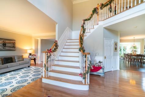20 Riddle Court Franklin NJ 08802