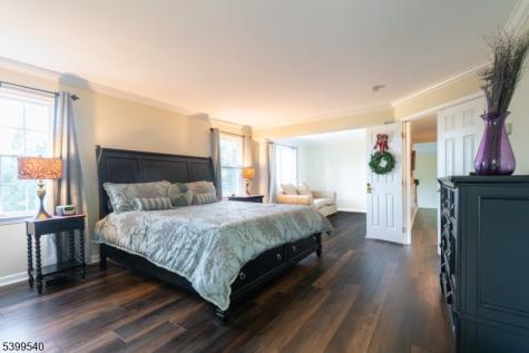 20 Riddle Court Franklin NJ 08802