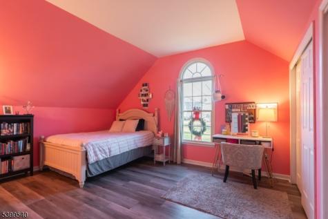 20 Riddle Court Franklin NJ 08802