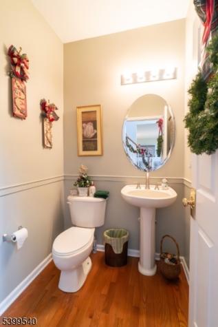 20 Riddle Court Franklin NJ 08802