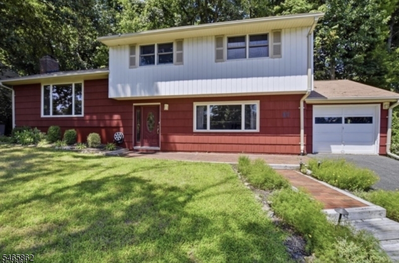 17 Ellsworth Avenue Morris NJ 07960