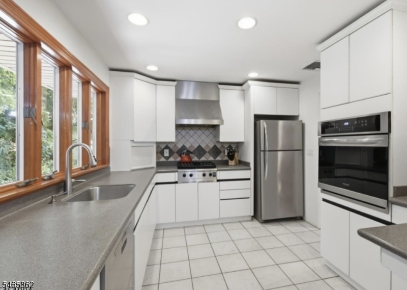 17 Ellsworth Avenue Morris NJ 07960
