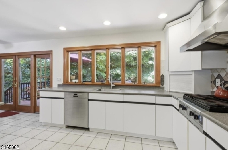 17 Ellsworth Avenue Morris NJ 07960