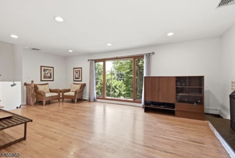 17 Ellsworth Avenue Morris NJ 07960