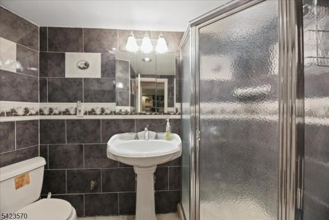 439 Fairview Avenue Woodbridge NJ 07067