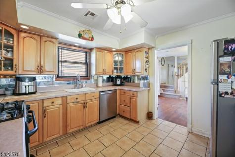 439 Fairview Avenue Woodbridge NJ 07067