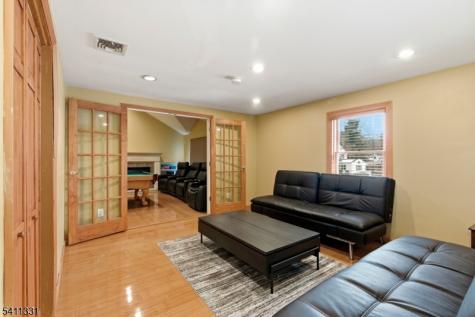 328 Hillside Avenue Livingston NJ 07039