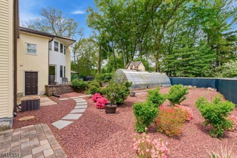 328 Hillside Avenue Livingston NJ 07039