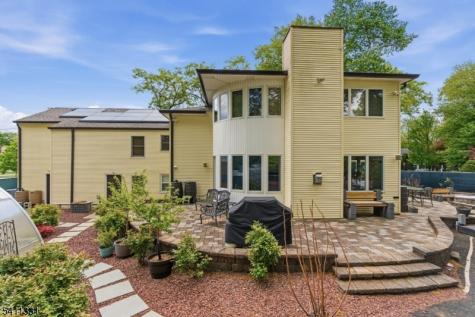 328 Hillside Avenue Livingston NJ 07039