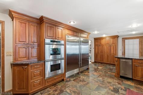 328 Hillside Avenue Livingston NJ 07039