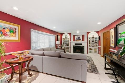 328 Hillside Avenue Livingston NJ 07039