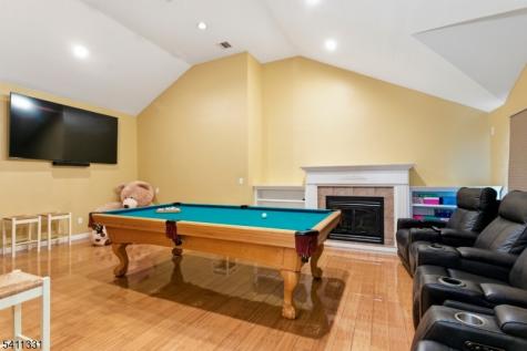 328 Hillside Avenue Livingston NJ 07039
