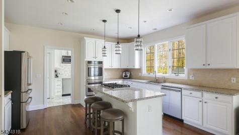 5 Longford Court Warren NJ 07059