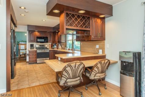 8 Maple Avenue East Hanover NJ 07936