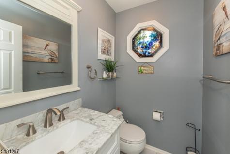 8 Maple Avenue East Hanover NJ 07936