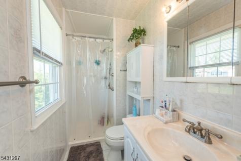 8 Maple Avenue East Hanover NJ 07936