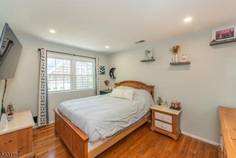 8 Maple Avenue East Hanover NJ 07936