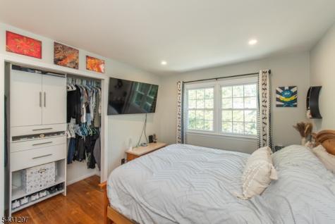 8 Maple Avenue East Hanover NJ 07936