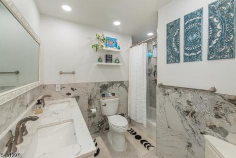 8 Maple Avenue East Hanover NJ 07936