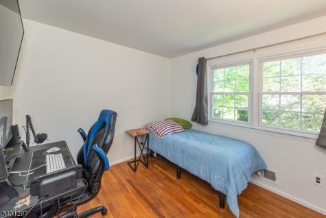 8 Maple Avenue East Hanover NJ 07936
