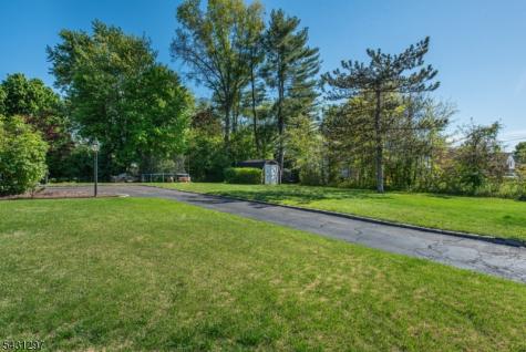 8 Maple Avenue East Hanover NJ 07936