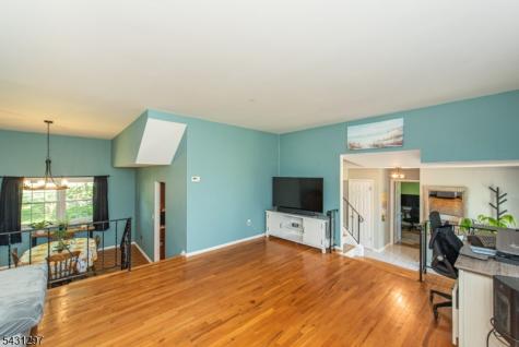 8 Maple Avenue East Hanover NJ 07936