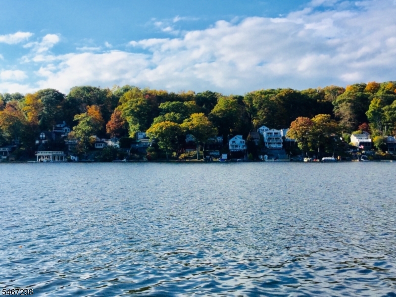 32 Chincopee Road Jefferson NJ 07849